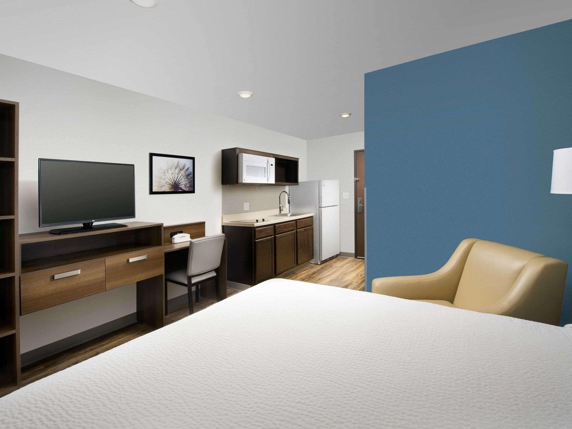 Suburban Studios Watford City Eksteriør billede