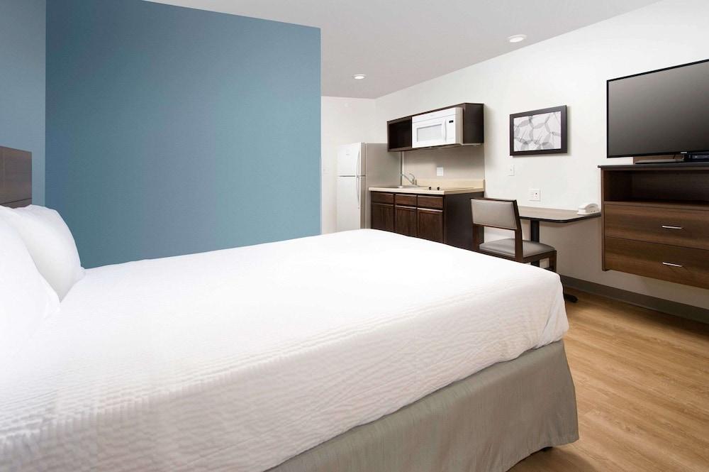 Suburban Studios Watford City Eksteriør billede