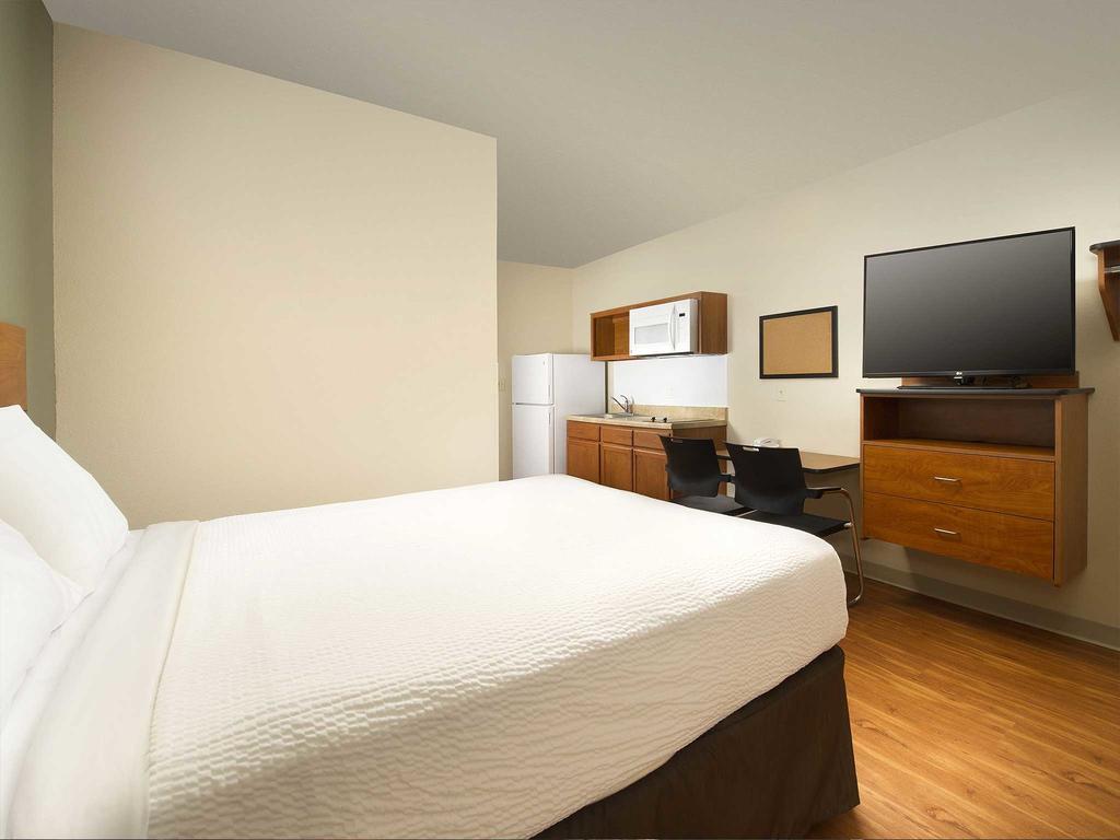 Suburban Studios Watford City Eksteriør billede
