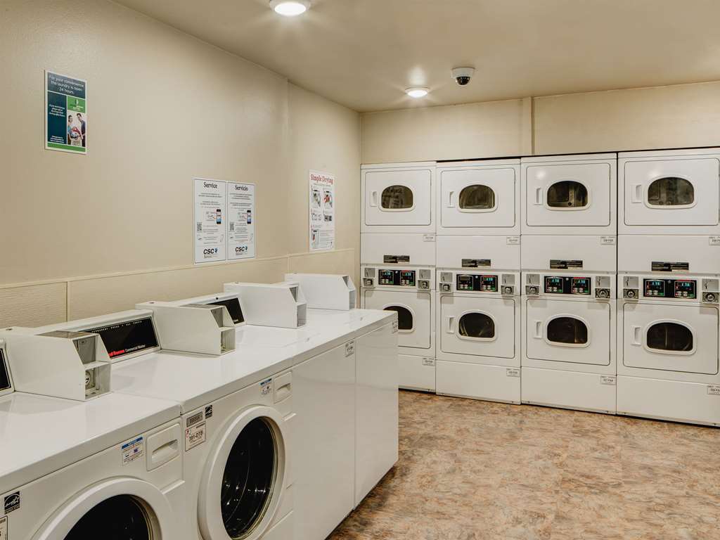 Suburban Studios Watford City Faciliteter billede